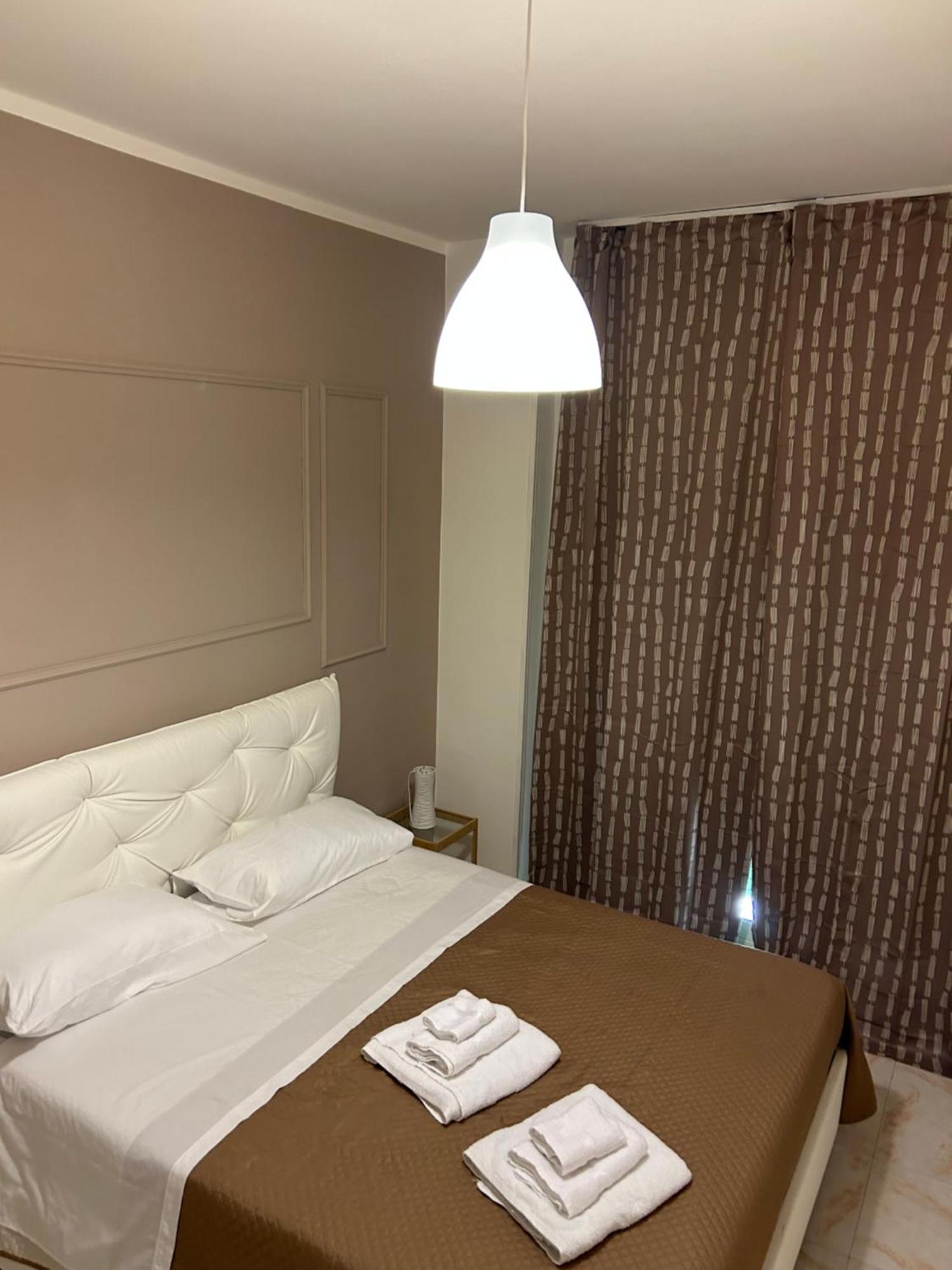 Bed & Breakfast Happy Fly Now Naples